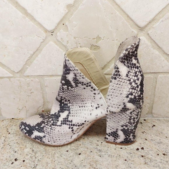 Steve Madden Snake Rookie Boot - Picture 5 of 8